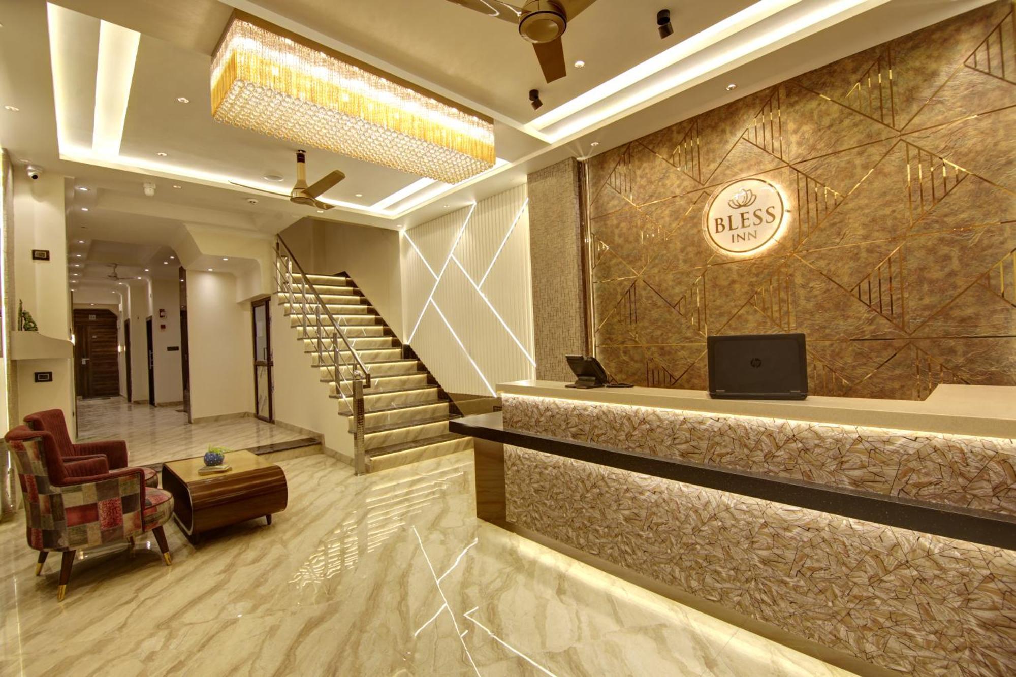 Bless Inn - Near Connaught Place นิวเดลี ภายนอก รูปภาพ