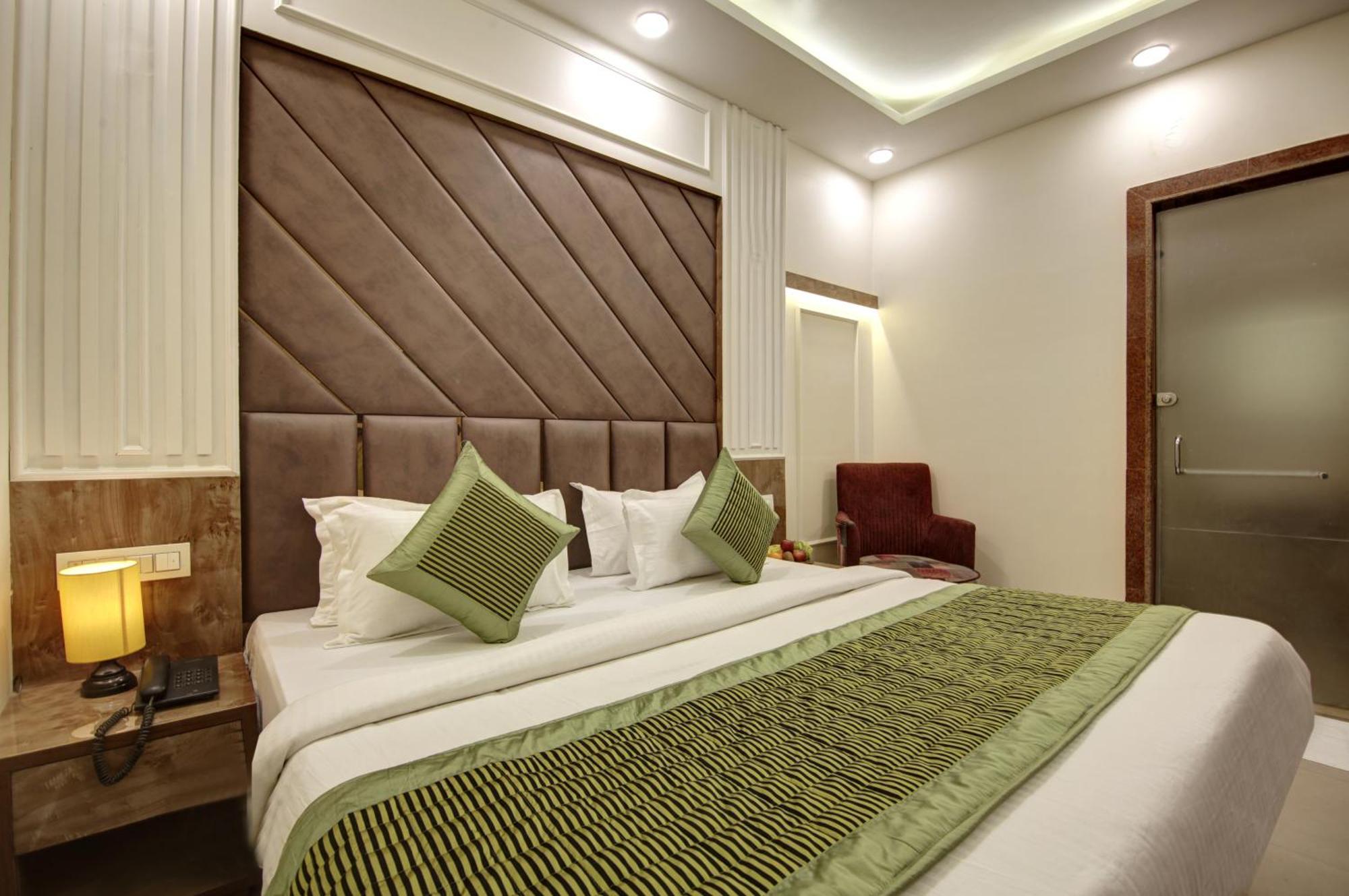 Bless Inn - Near Connaught Place นิวเดลี ภายนอก รูปภาพ
