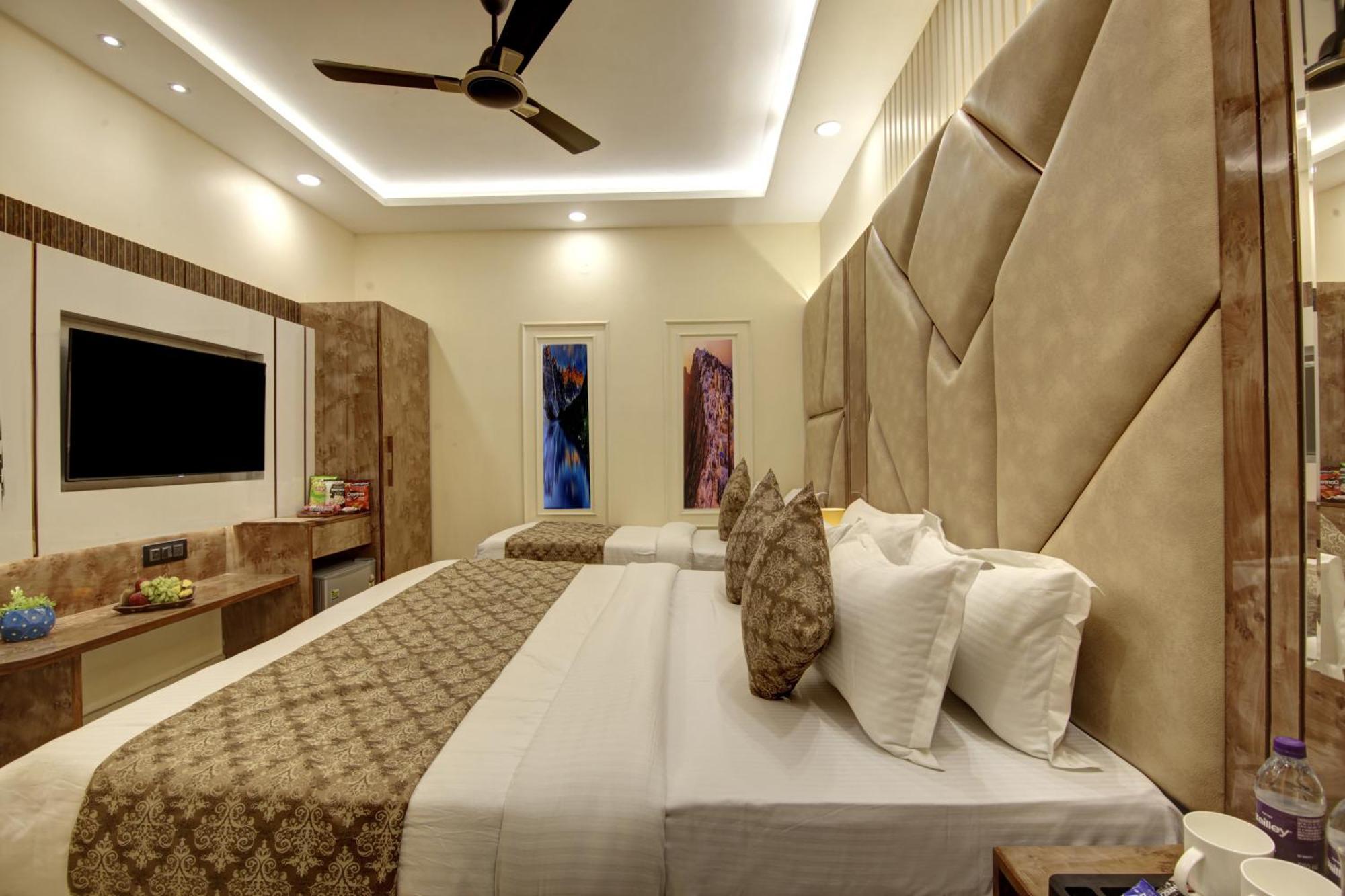 Bless Inn - Near Connaught Place นิวเดลี ภายนอก รูปภาพ