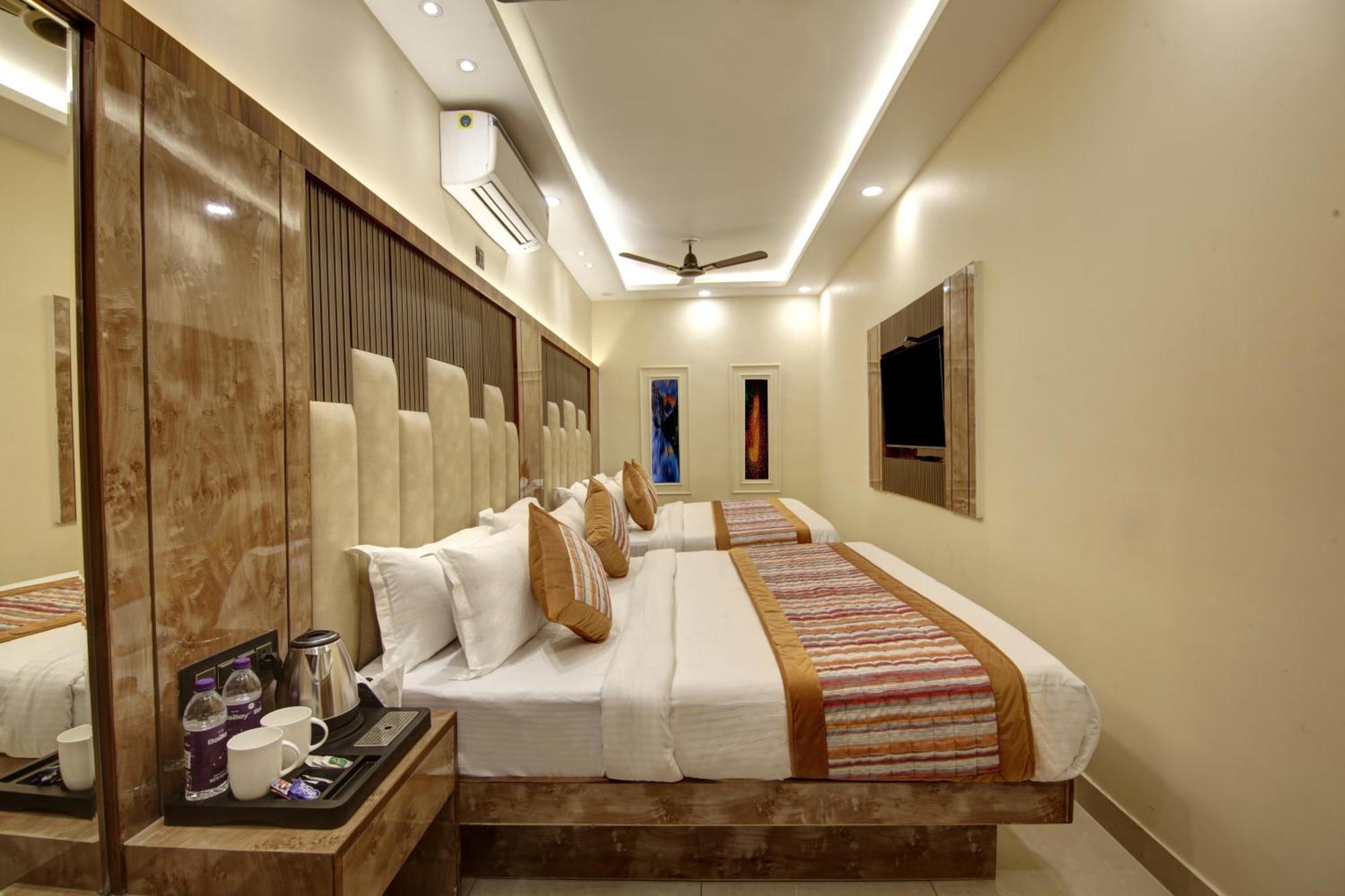 Bless Inn - Near Connaught Place นิวเดลี ภายนอก รูปภาพ