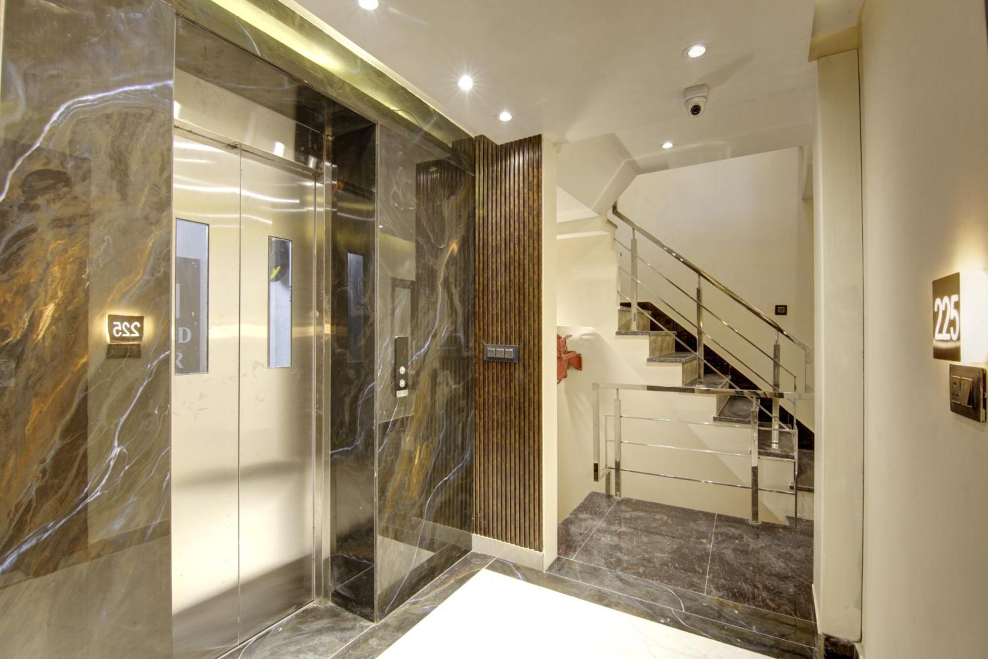 Bless Inn - Near Connaught Place นิวเดลี ภายนอก รูปภาพ