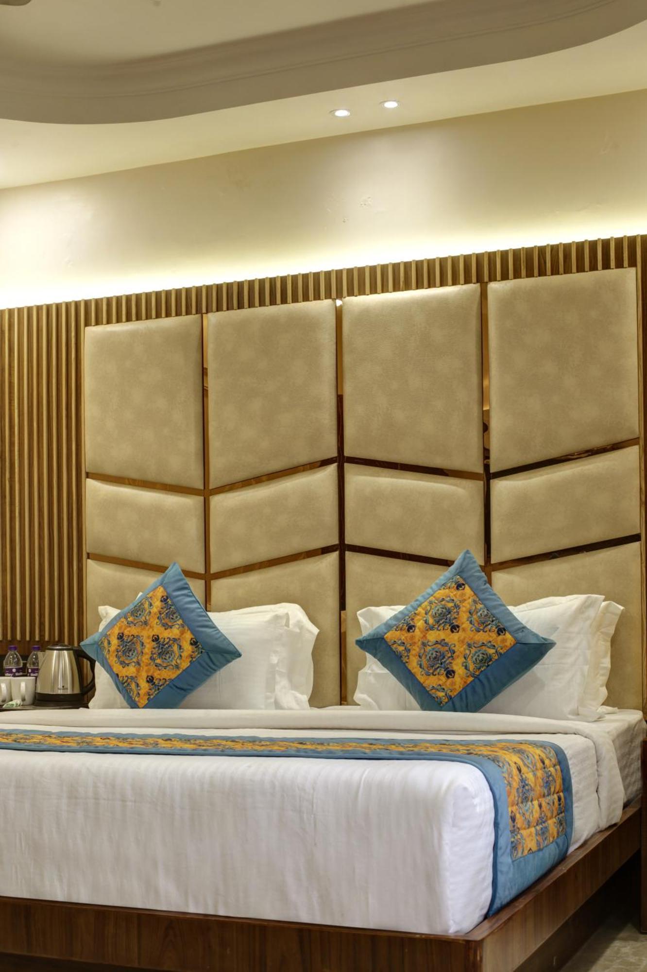 Bless Inn - Near Connaught Place นิวเดลี ภายนอก รูปภาพ