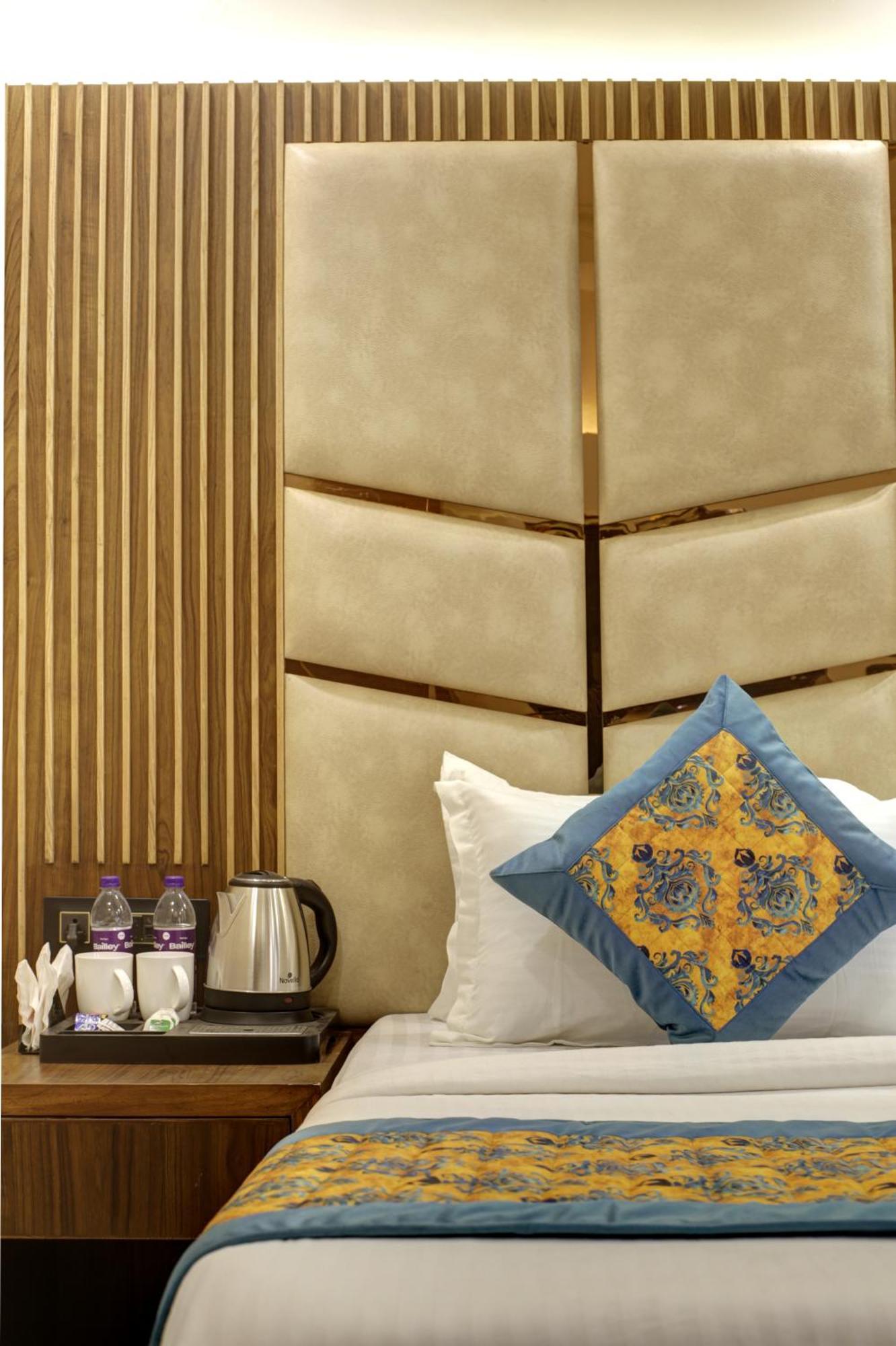 Bless Inn - Near Connaught Place นิวเดลี ภายนอก รูปภาพ