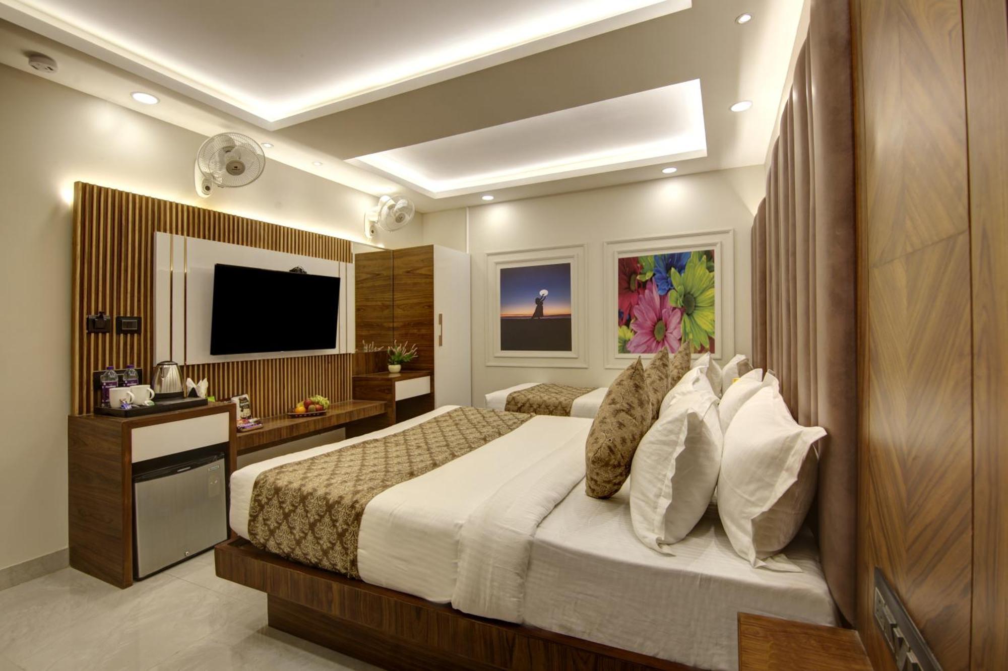 Bless Inn - Near Connaught Place นิวเดลี ภายนอก รูปภาพ