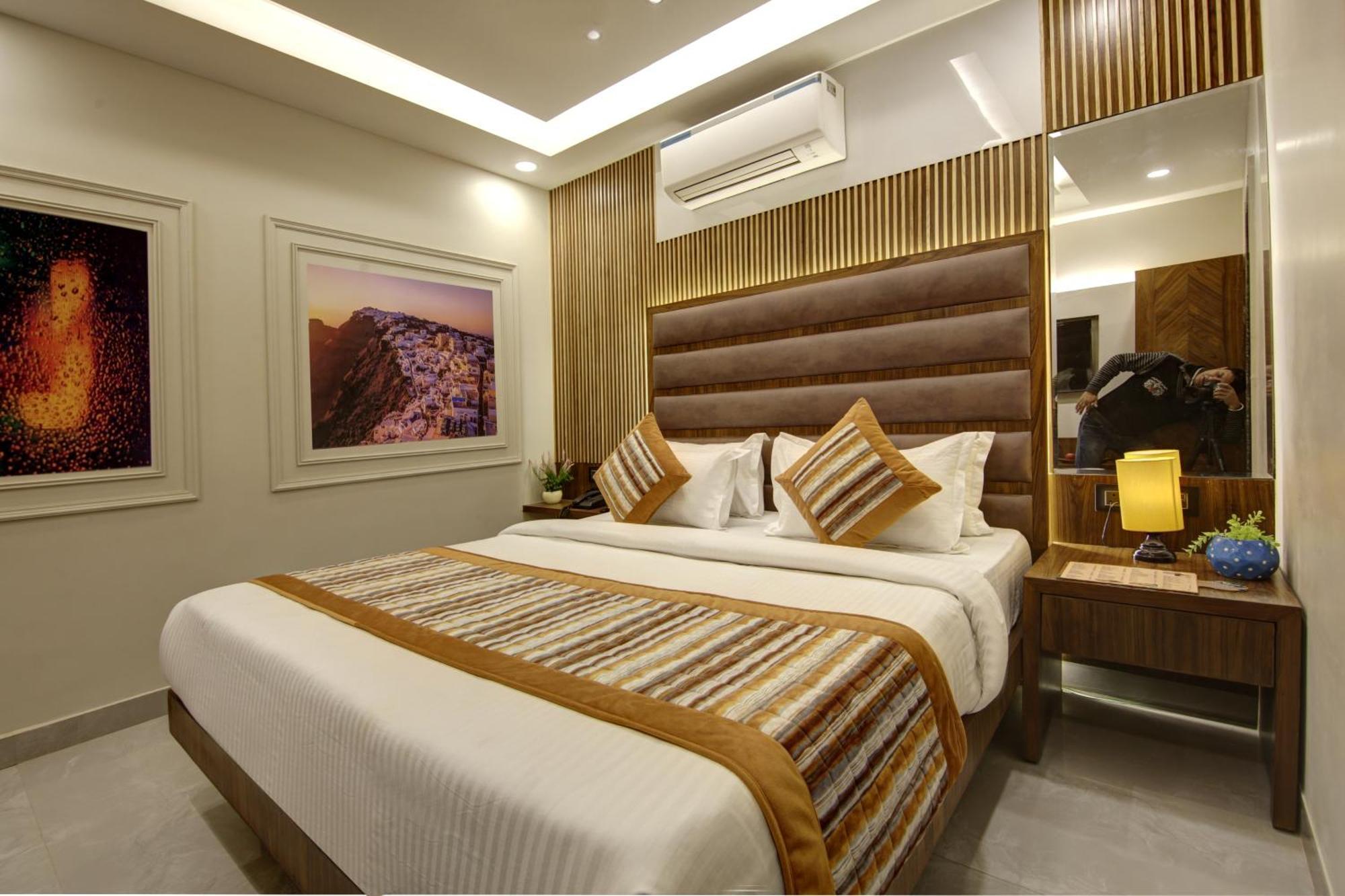 Bless Inn - Near Connaught Place นิวเดลี ภายนอก รูปภาพ